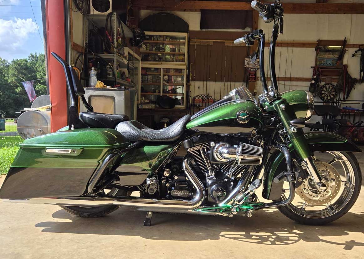 Custom Harley Davidson Road King CVO